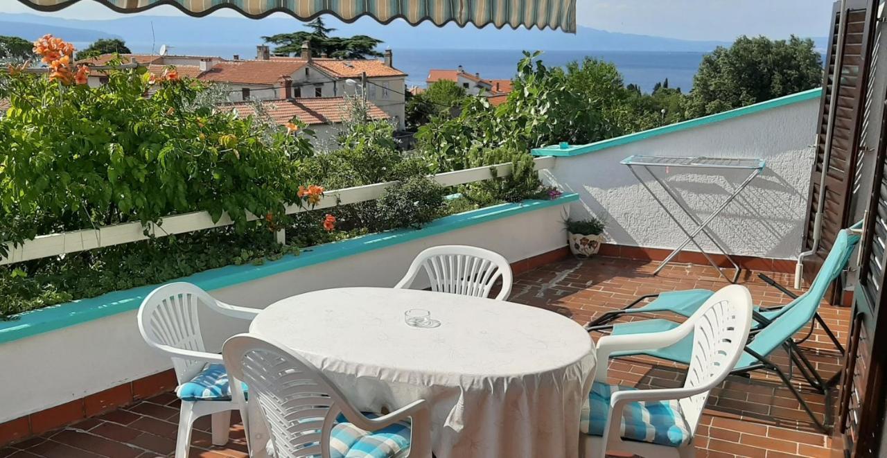 Apartments Ljuba I Mare Malinska Eksteriør bilde