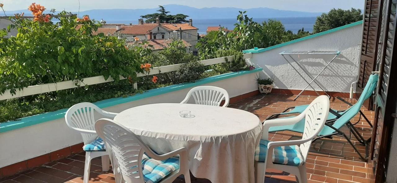 Apartments Ljuba I Mare Malinska Eksteriør bilde