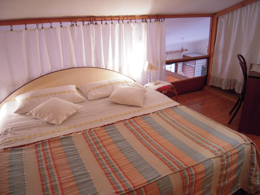 Apartments Ljuba I Mare Malinska Eksteriør bilde