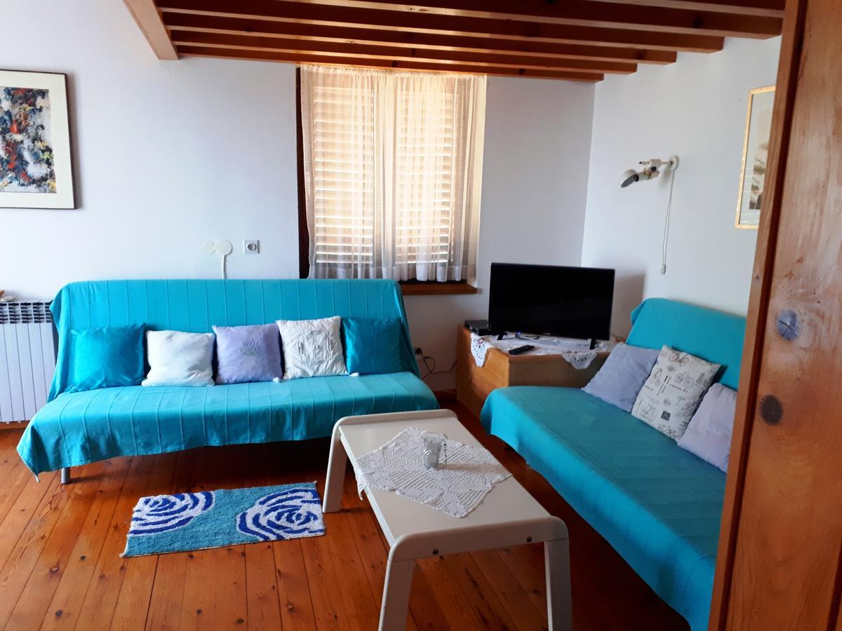 Apartments Ljuba I Mare Malinska Eksteriør bilde