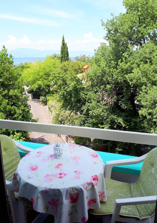 Apartments Ljuba I Mare Malinska Eksteriør bilde